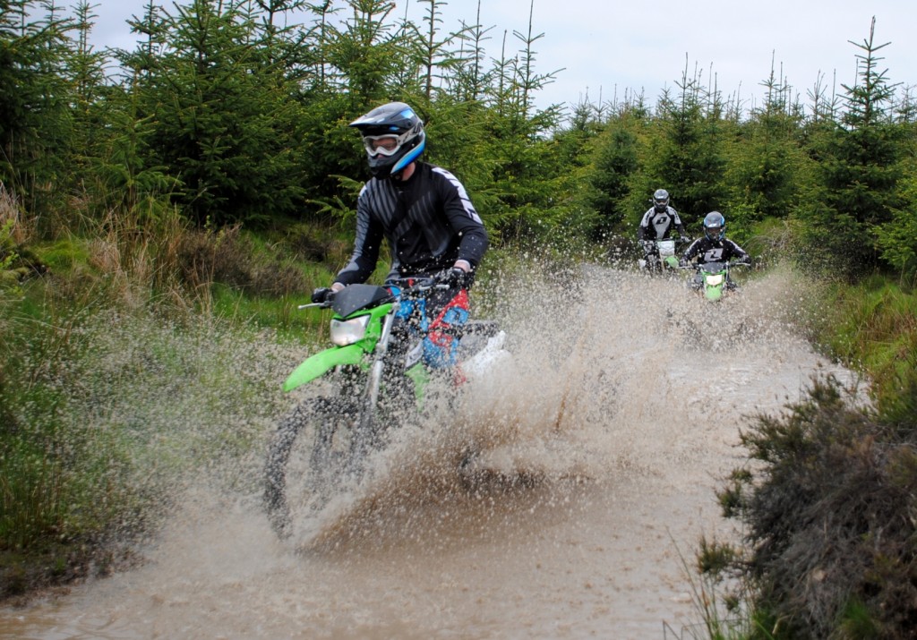 Mick Extance Kawasaki Experience White Helmets Bridgestone UK