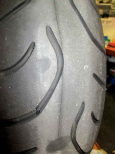 Antenna tread motorcycle tyres