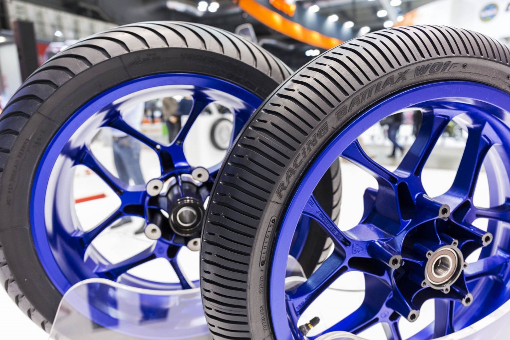 Bridgestone Battlax W01 Rain tyres