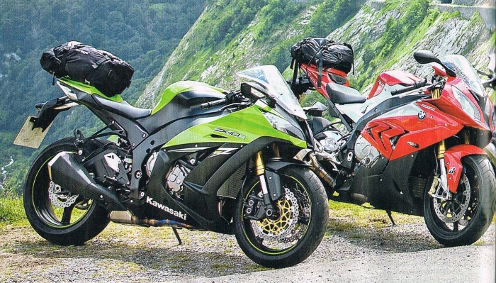 Sport touring tyres for a sports bike