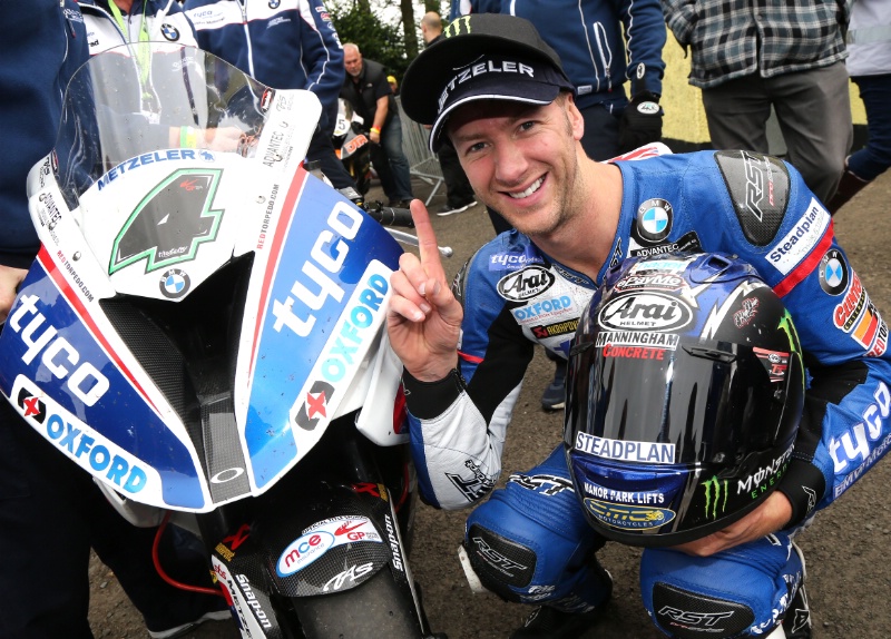 Tyco BMW Dunlop Tyres 2017