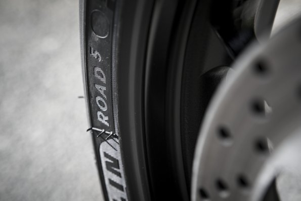 Michelin Road 5 test