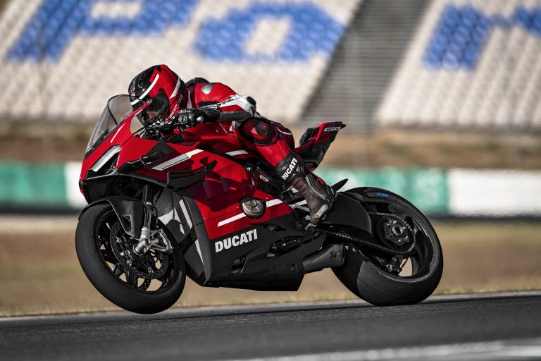 ducati-superleggera-v4