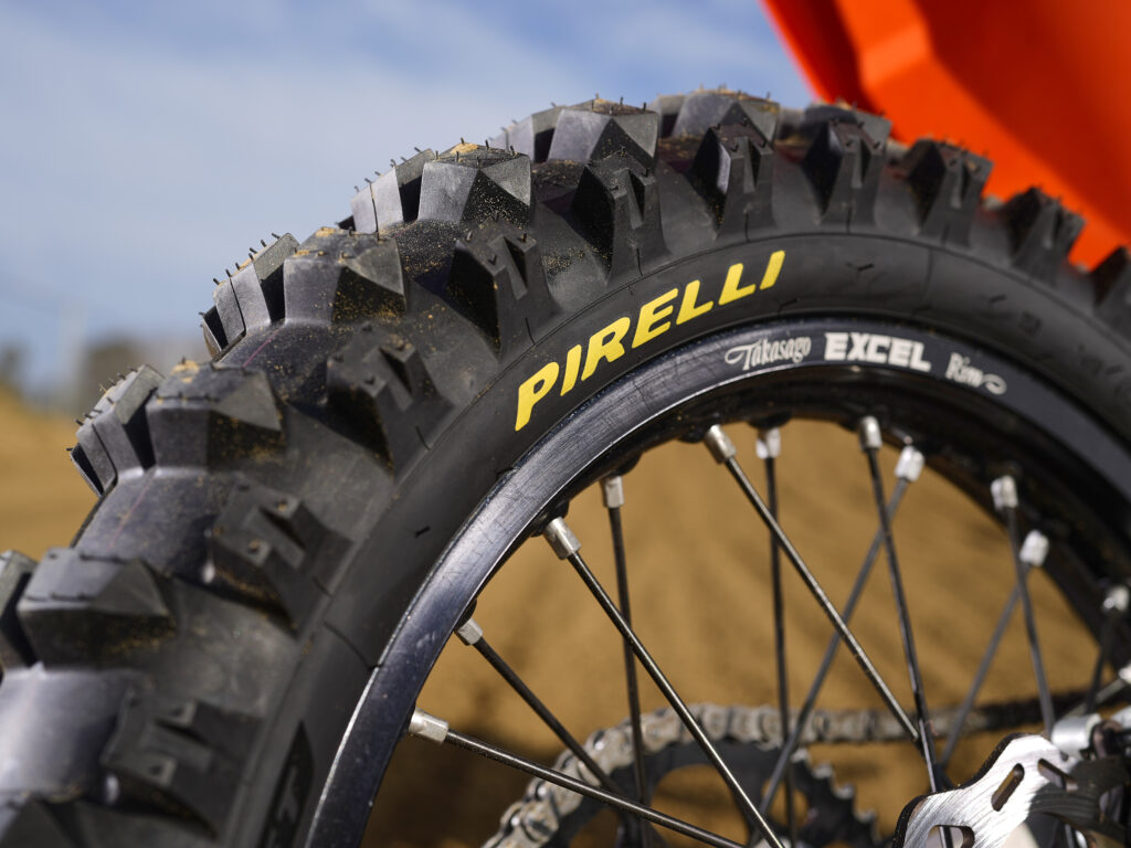 New Pirelli MX 32